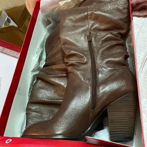 Carlos Santana’s Howell Cognac Brown Leather Heeled Boots, Size 11, Brand New